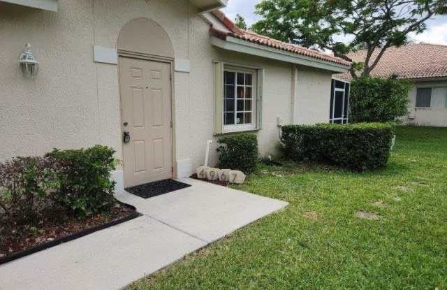 4967 SW 32nd Avenue photos photos