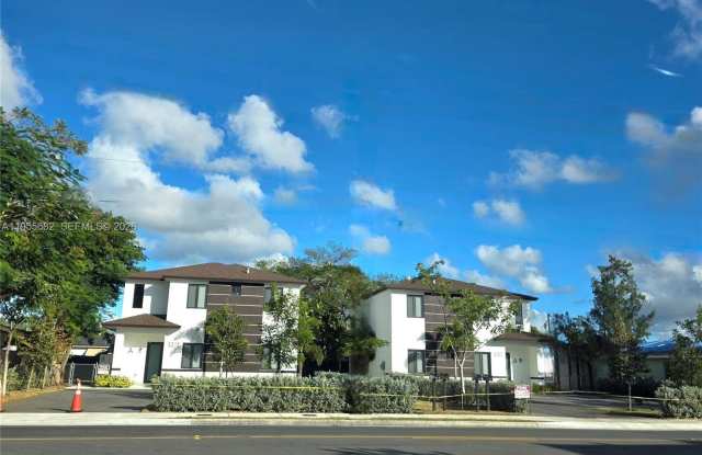 1313 NW 6th Ave photos photos