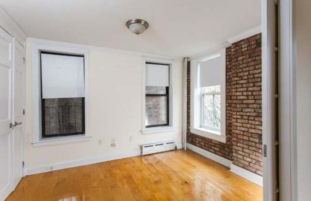 110 BEDFORD ST. - 110 Bedford Street, New York City, NY 10014