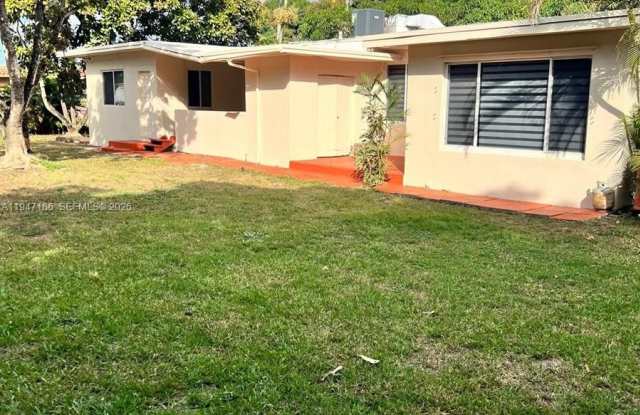 3100 SW 97th Ave photos photos