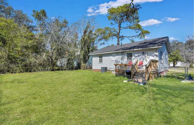 Charming 2BR House in Savannah Gallery 3