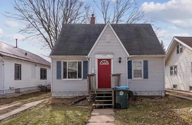 3 Bedroom House with Large 2 Stall Garage for Rent! photos photos