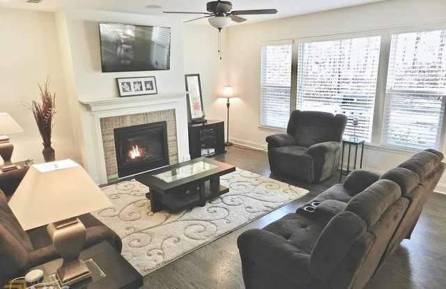 2412 Steinbeck Ln Gallery 2