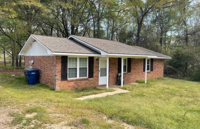 House on nice lot in Beauregard! photos photos