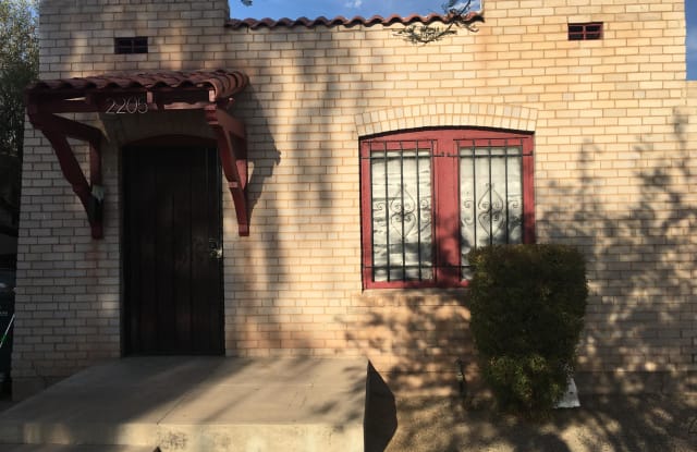 2205 N EDGEMERE Street - 2205 N Edgemere St, Phoenix, AZ 85006