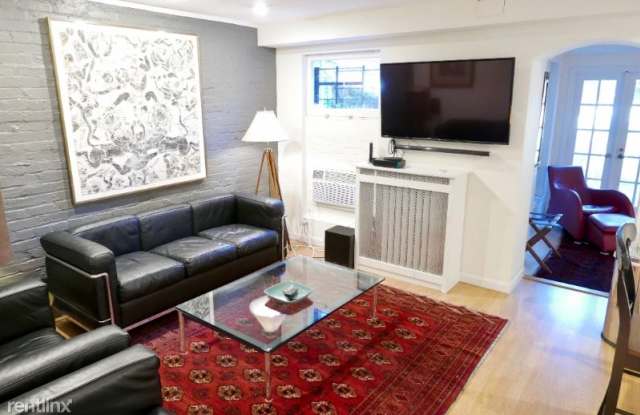 2216 Hall Pl NW Gallery 3