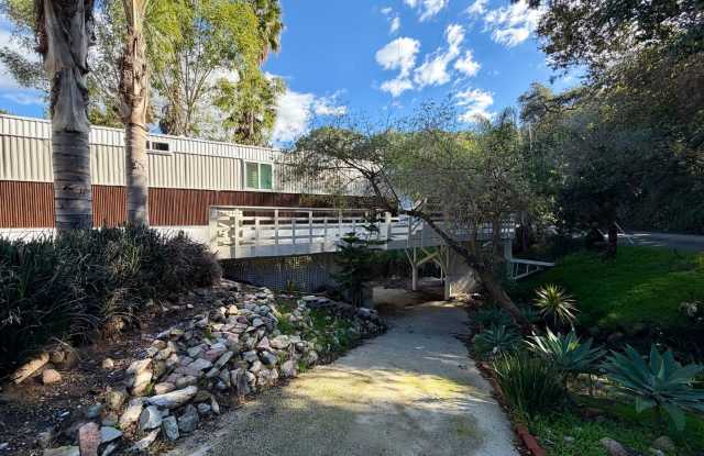 Charming 2 bed 2 bath home in Simi Valley! photos photos