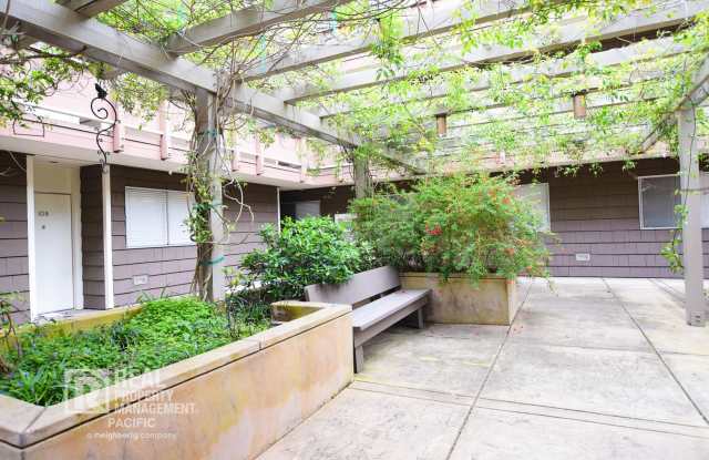 Sunny 2 bedroom in Mark Twain Building Gallery 3