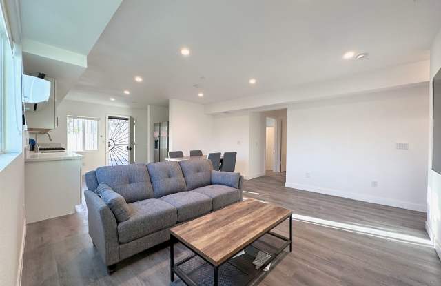 1729 W Adams Boulevard - Co-Living Gallery 4