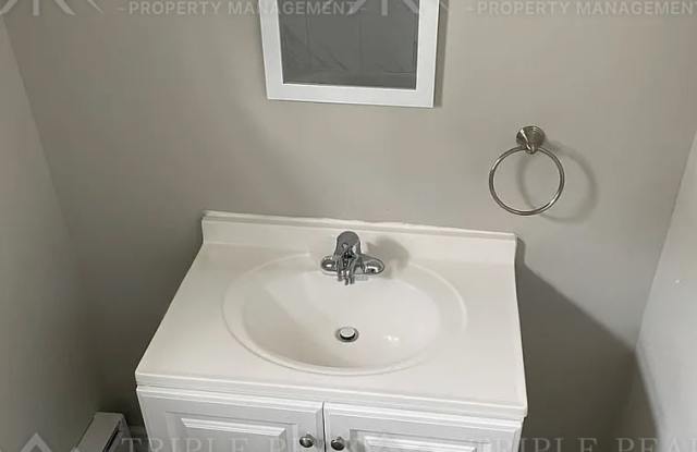 297 N Laurel Street - Unit 1 Gallery 4