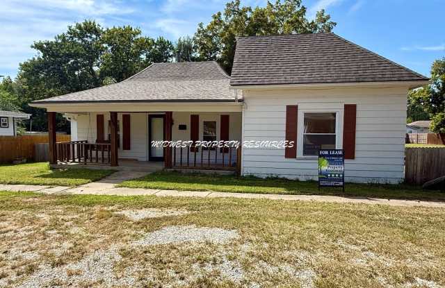 Charming 2-Bedroom Home with Large Yard in Pleasant Hill photos photos