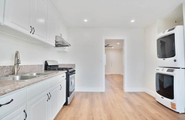 3186 Clairemont Dr - 3186 Clairemont Drive, San Diego, CA 92117