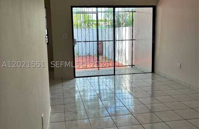 10881 SW 24th Ter Gallery 2