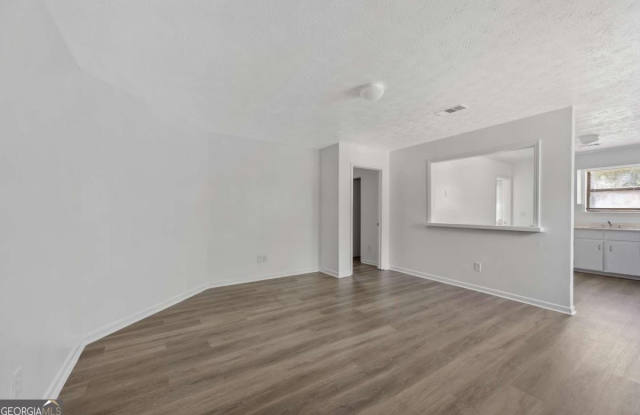 233 Tanglewood DR B Gallery 4