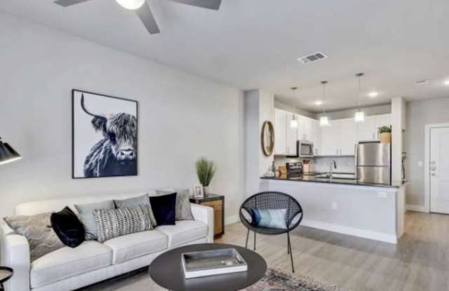 3033 Scofield Ridge Pkwy Gallery 2
