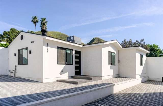 9813 Foothill Boulevard photos photos