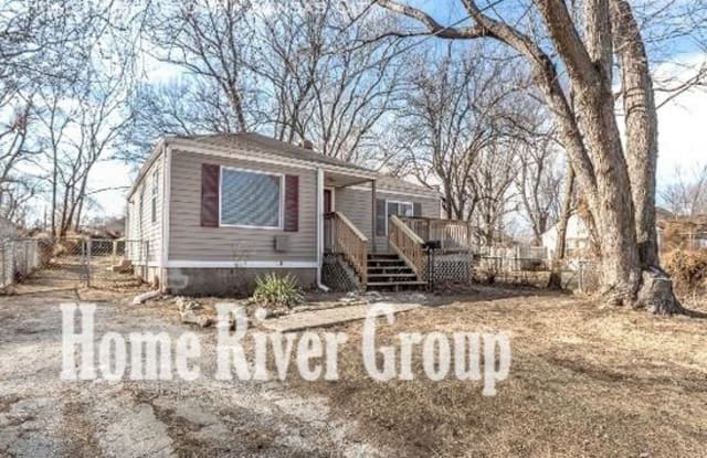 1004 S Logan Ave - 1004 South Logan Street, Independence, MO 64050