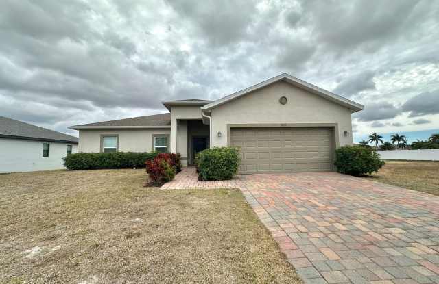 Huge Screened Lanai! Modern  Spacious 4 Bed 2 Bath photos photos