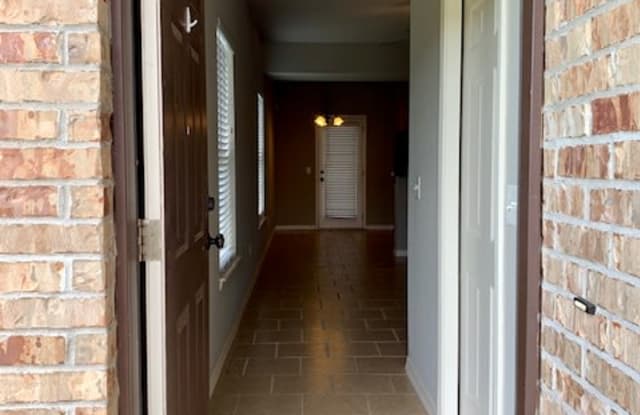 1905 B Azlin Place - 1905 Azlin Pl, Siloam Springs, AR 72761