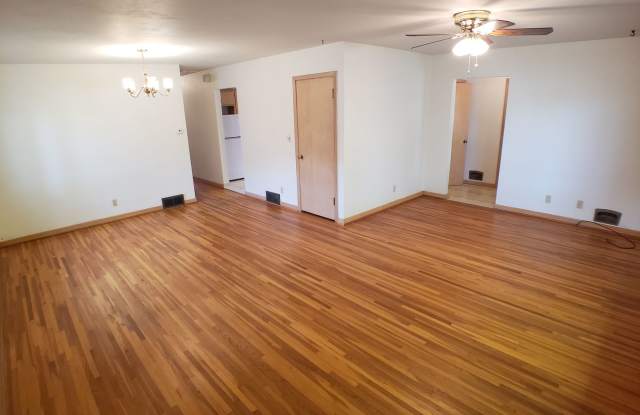3+ Bedroom 2 Bath Single Family House in Owatonna photos photos
