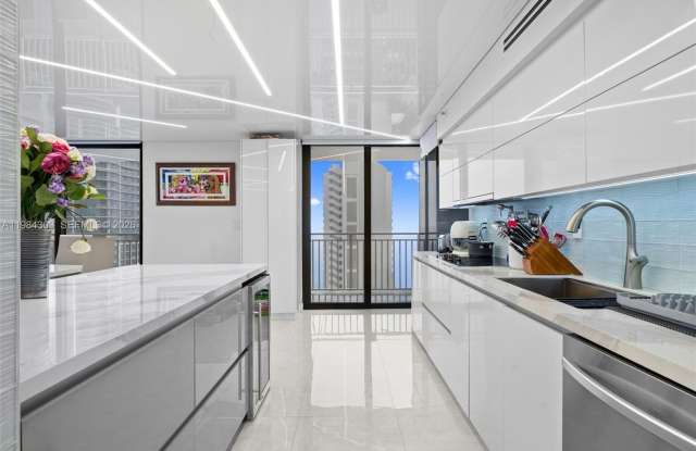 210 174th Street 2319, Sunny Isles Beach, FL 33160 Gallery 3