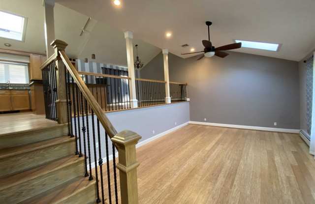 15 KYLE CT Gallery 2
