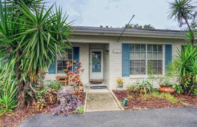 1123 THAYER STREET photos photos