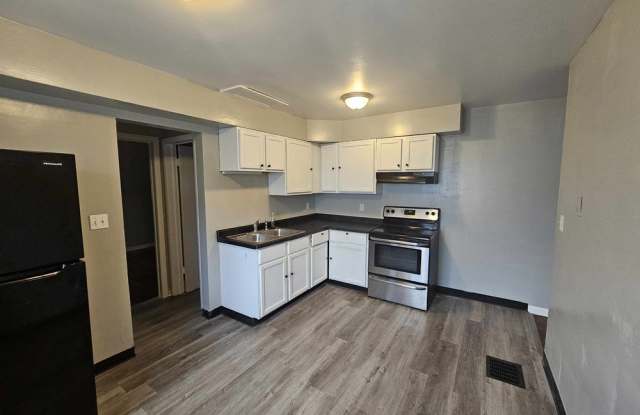 384 S Napoleon Ave - 384 South Napoleon Avenue, Columbus, OH 43213