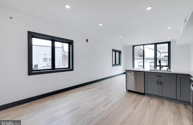 555 N LAWRENCE STREET Gallery 4