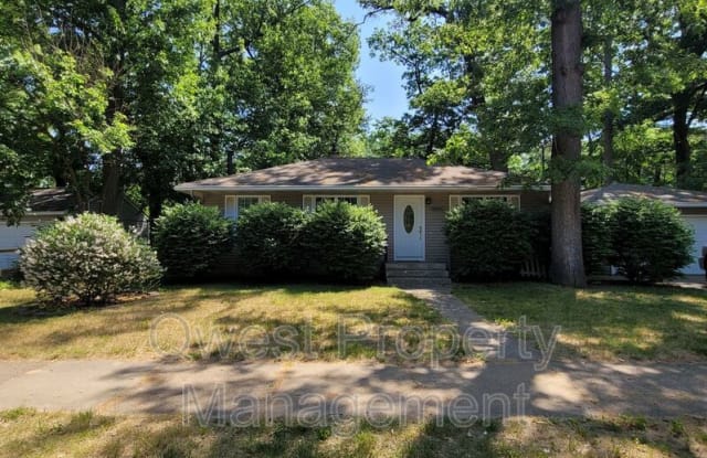 4660 Blaine SE - 4660 Blaine Avenue Southeast, Kentwood, MI 49508