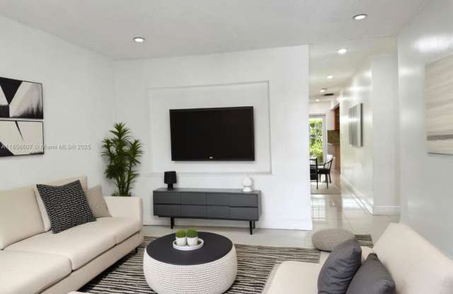 2322 Southwest 106th Court - 2322 Southwest 106th Court, University Park, FL 33165