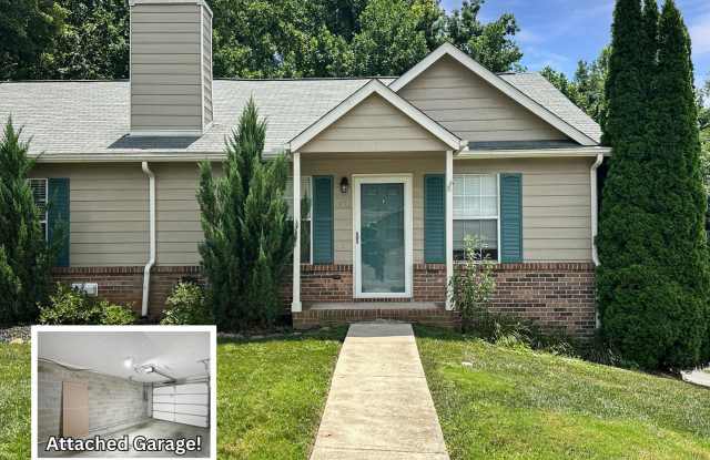 Fantastic 2BR / 2BA condo in prime West Knox location. photos photos