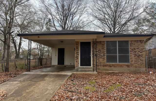 Very nice 3 bedroom/1 bath house with Central Air  Heat photos photos