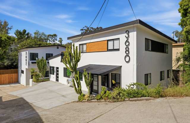 Stunning New Construction in Mission Hills – 2BR/2BA – Going Quick |4 Weeks of Free Rent + Free Application Fee's| photos photos