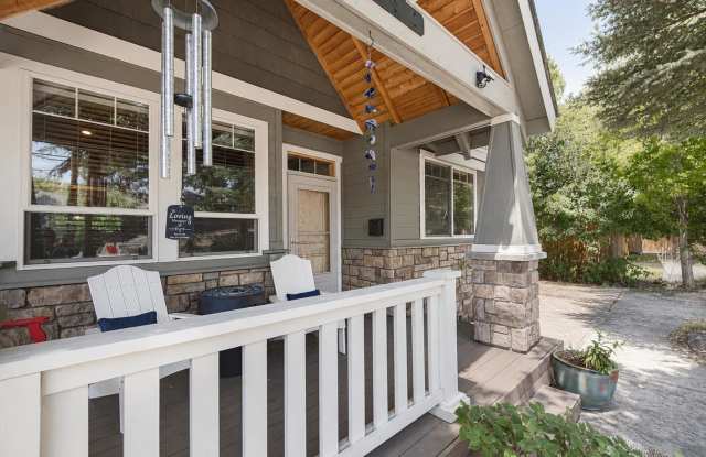 Live the ultimate Westside Bend lifestyle! Gallery 3
