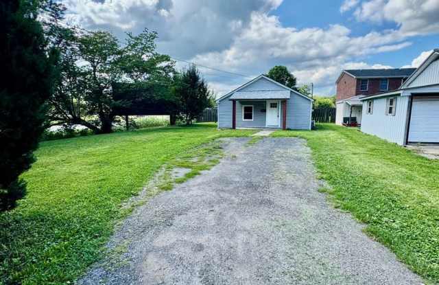 Charming 1BR House in Elizabethtown Gallery 3