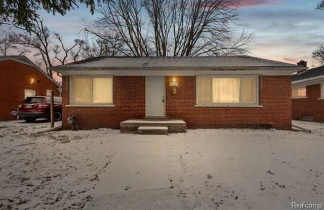 19501 Redfern Street photos photos