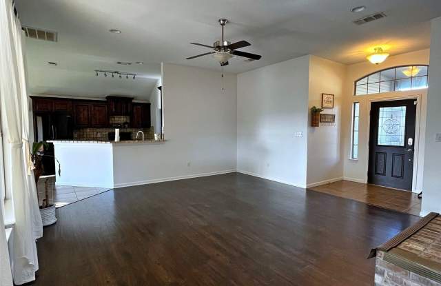 916 Winding Road Gallery 3