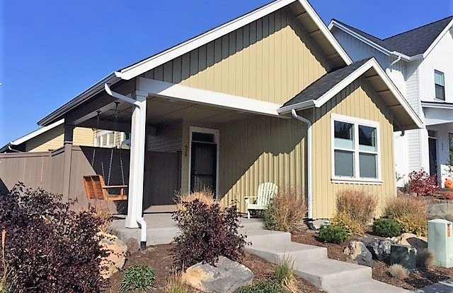 2 Bed/2 Bath Single Level Close to Orchard Park - Isabella Lane Gallery 1