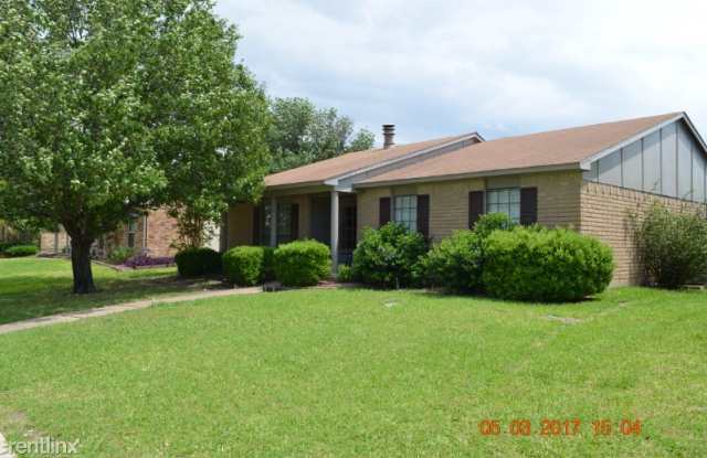 5701 Squires Dr - 5701 Squires Drive, The Colony, TX 75056