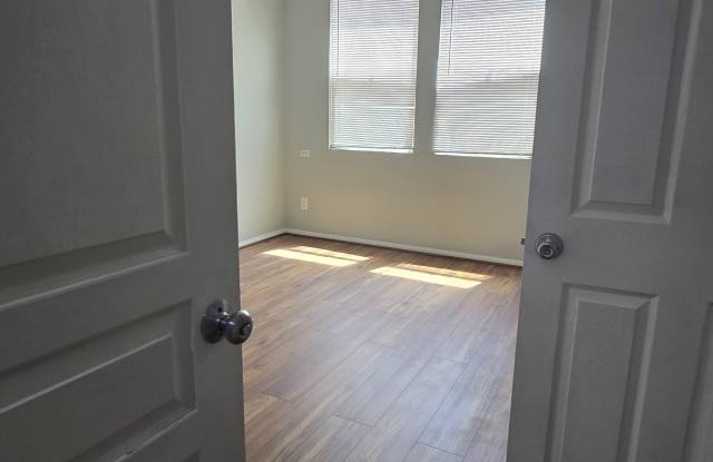 4300 Newton Avenue photos photos