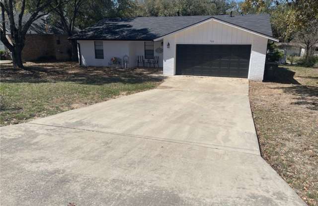 710 Kathy Drive - 710 Kathy Drive, Seguin, TX 78155
