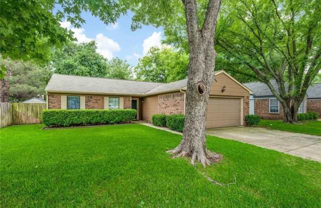 208 Cinnamon Lane - 208 Cinnamon Lane, Euless, TX 76039