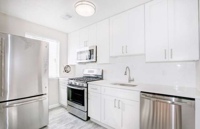 Renovated 2 Bed on Bladensburg Rd. SE! Apply Today! photos photos