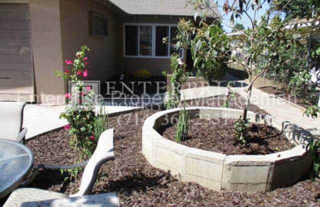 302 Eastside Avenue - 302 North Eastside Avenue, Santa Ana, CA 92701