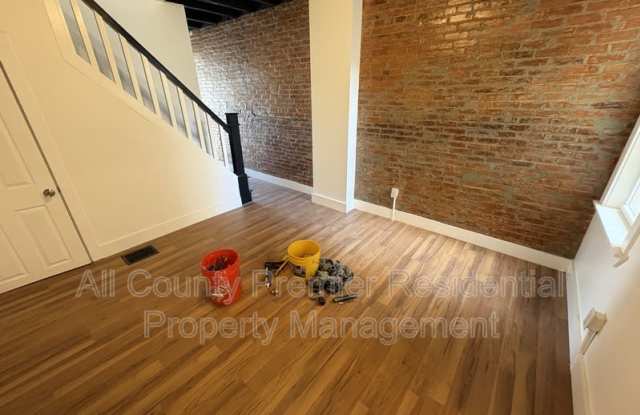 118 Vine Street Gallery 3