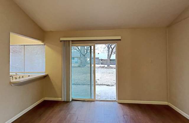 1111 Dickens Court Gallery 4