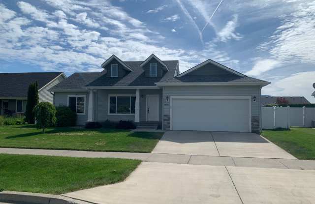 Broadmoore Estates Rancher photos photos