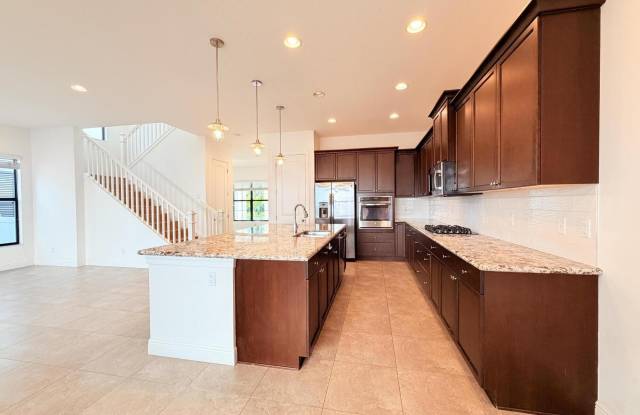 2074 Dickens Terrace Gallery 4