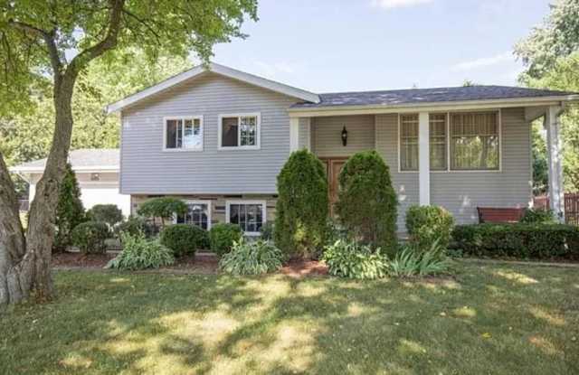 5001 Sampson Drive photos photos